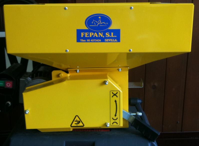 APLASTADOR DE CEREALES 30 KG/H.